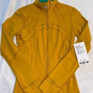 Lululemon define jacket size 6